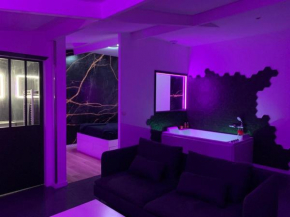 LOVEROOM : Suite avec Jacuzzi privatif